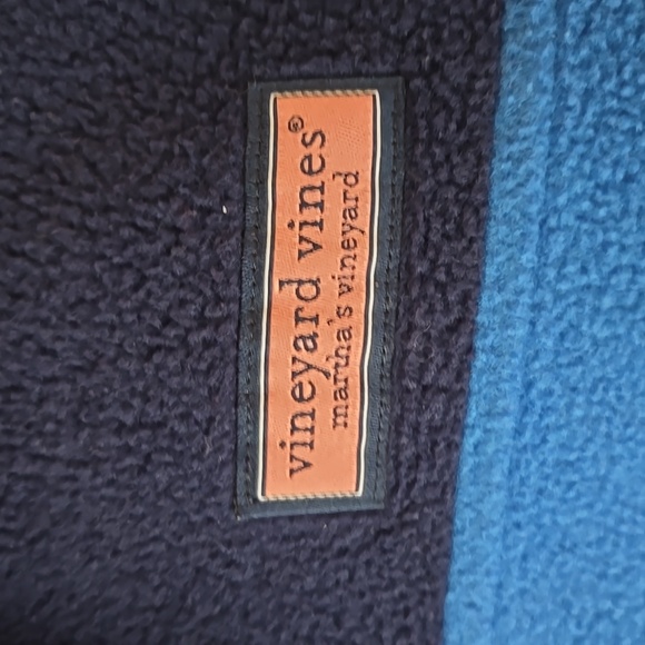 Vineyard Vines youth 1/4 snap pullovee. Blue with red. Size Large. - Picture 4 of 5